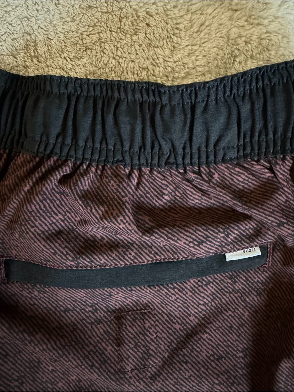 Vuori Banks Short Unlined 7” Men’s Medium Burgundy Athletic Performance Running